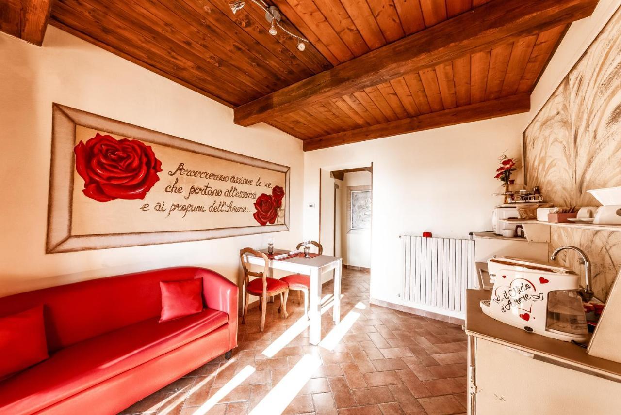 Il Nido D'Amore - Lorenzana Colombaie Bed & Breakfast Luaran gambar